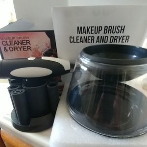 Make up brush cleaner
